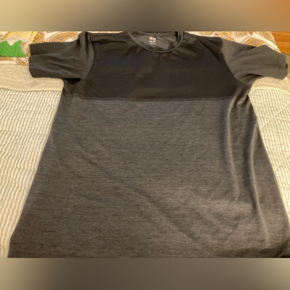 Uniqlo DRY-EX Colorblock Shirt Sz Large black/gray